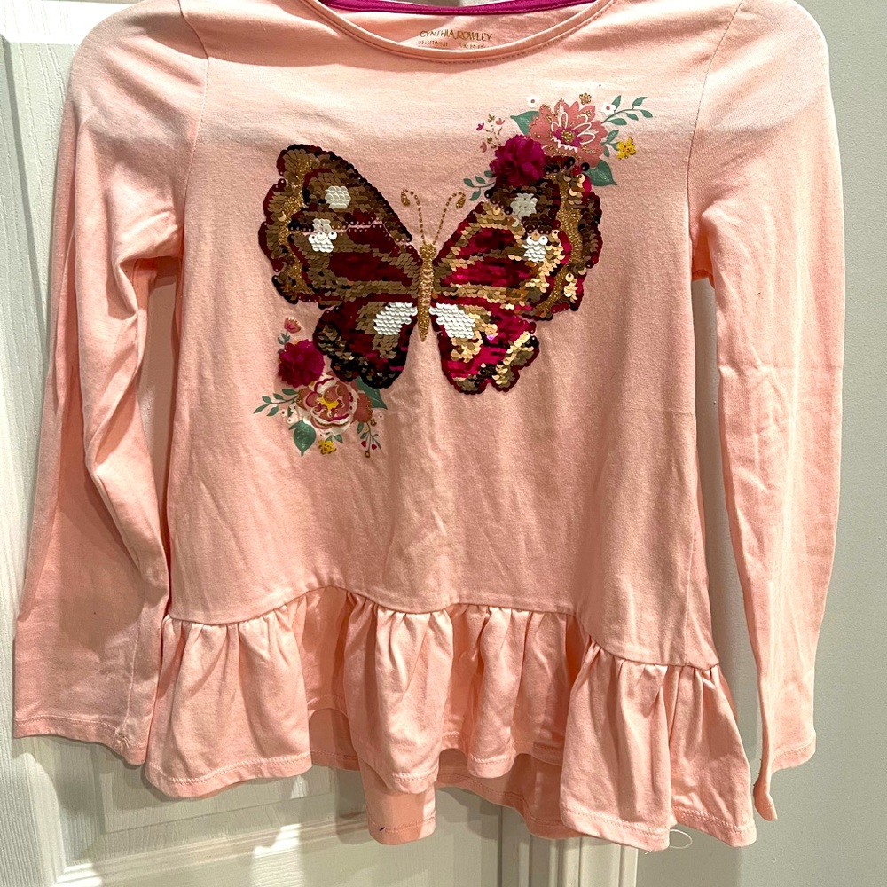 Girl’s interactive, long sleeve shirt. Size L (10-12)